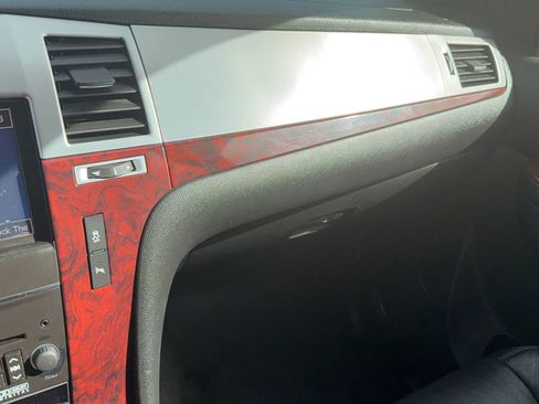 Used 2013 Cadillac Escalade ESV Premium image 26