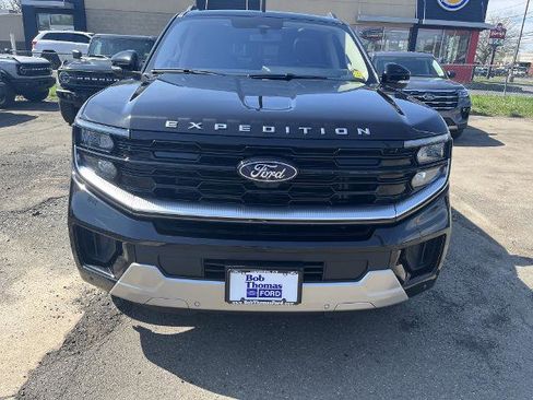 Certified 2025 Ford Expedition Max Platinum image 2