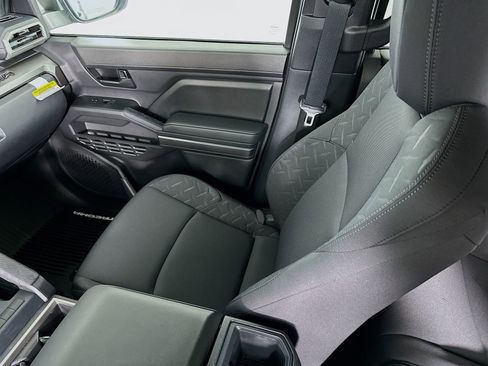 New 2025 Toyota Tacoma SR5 AWD/4WD image 22