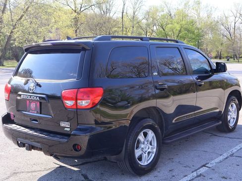 Used 2015 Toyota Sequoia SR5 w/ Premium Package image 7