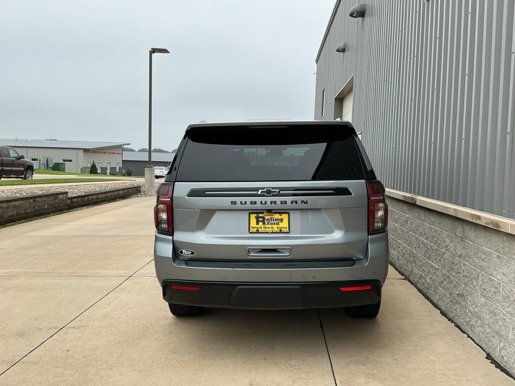 Used 2023 Chevrolet Suburban Z71 w/ Luxury Package AWD/4WD image 5
