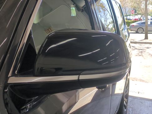 Certified 2024 Jeep Wagoneer Series II w/ Flexible Seating Group image 12