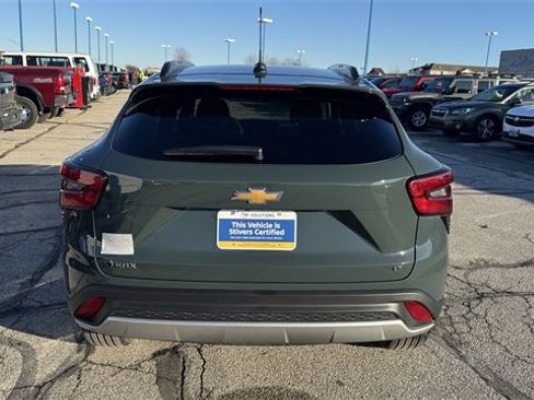 Used 2025 Chevrolet Trax LT image 6