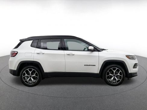 Used 2025 Jeep Compass Limited AWD/4WD image 10