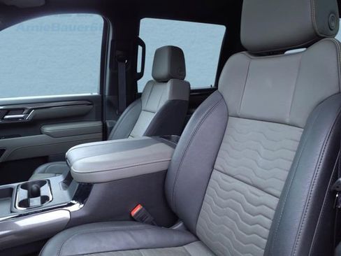 Used 2024 Chevrolet Silverado 2500 ZR2 w/ Technology Package image 6