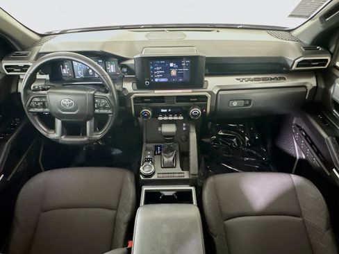 Certified 2025 Toyota Tacoma SR5 image 27