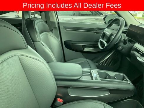 Used 2024 Kia EV9 Light Long Range RWD image 3