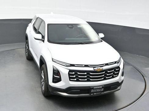 Used 2025 Chevrolet Equinox LT AWD/4WD image 34