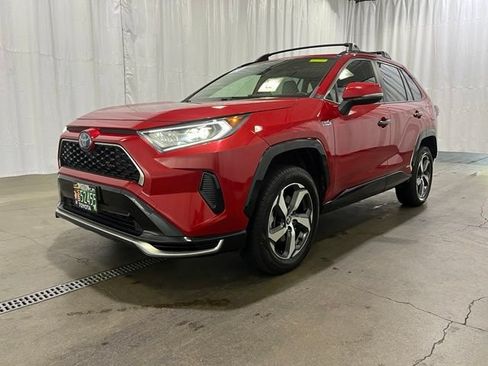 Used 2021 Toyota RAV4 SE w/ Weather & Moonroof Package AWD/4WD image 26