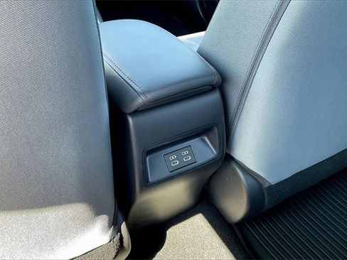 Used 2025 Toyota Corolla SE image 34