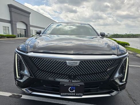 Used 2024 Cadillac Lyriq Luxury w/ LPO, Floor Liner Package AWD/4WD image 16