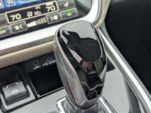 Certified 2025 Subaru Outback Premium image 12