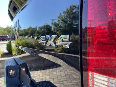 Used 2024 RAM 1500 Classic SLT AWD/4WD image 11
