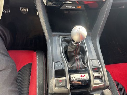 Used 2019 Honda Civic Type R image 22