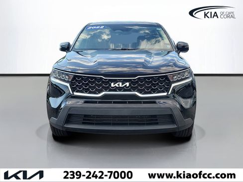 Certified 2022 Kia Sorento LX image 2