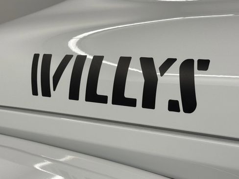 Used 2023 Jeep Gladiator Willys image 17