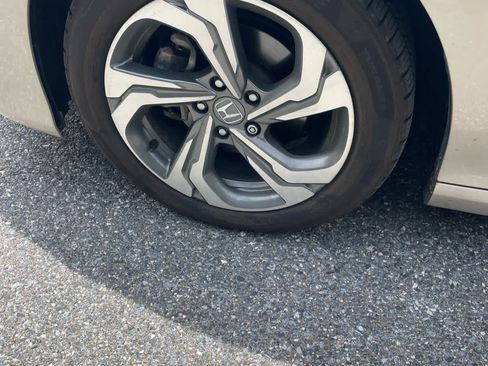 Used 2018 Honda Accord EX-L image 10