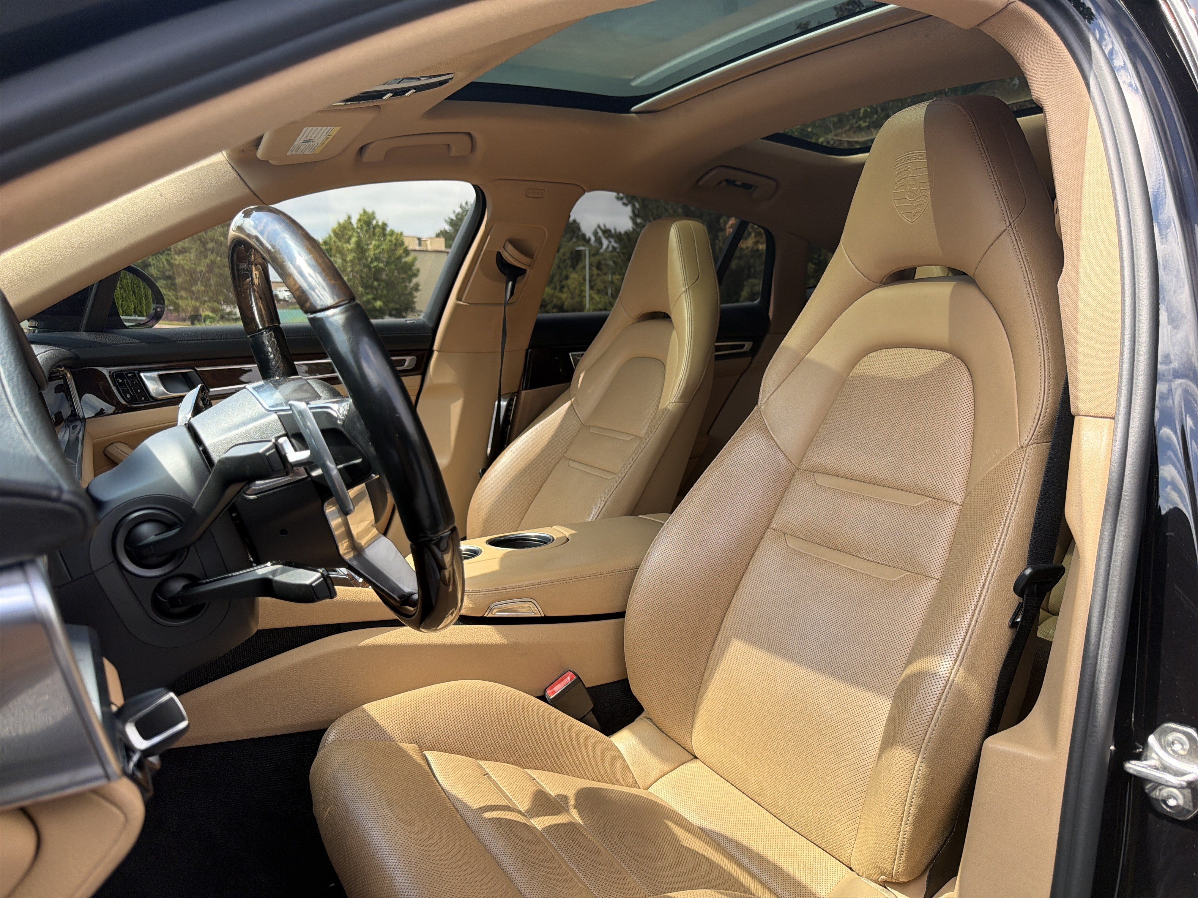 Used 2018 Porsche Panamera RWD image 7