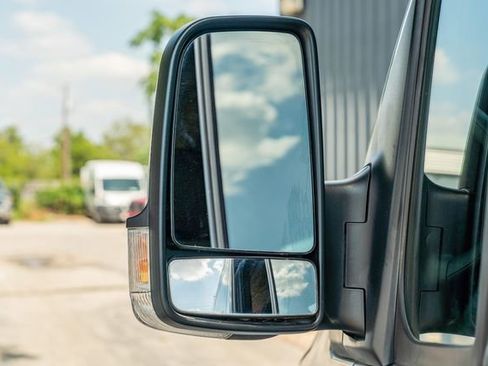 Used 2023 Mercedes-Benz Sprinter 3500 image 18