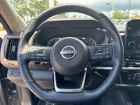 Certified 2023 Nissan Pathfinder Platinum w/ Black Appearance Package FWD image 25