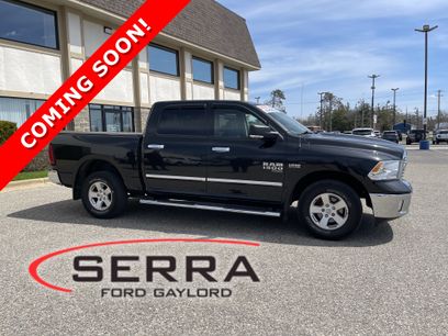 Used 2019 RAM 1500 Classic SLT w/ SLT Plus D￩cor Group