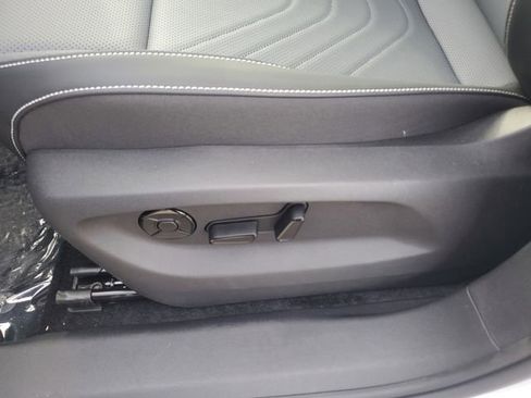 New 2026 Volkswagen Tiguan SE R-Line image 18