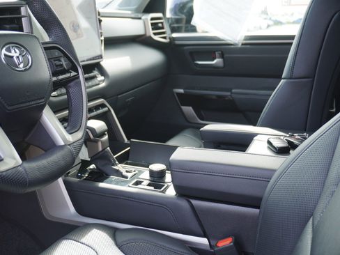 Used 2024 Toyota Sequoia Limited image 27