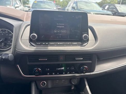 Used 2023 Nissan Rogue SV FWD image 32