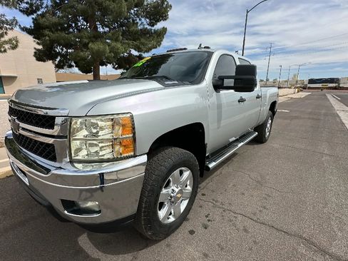 Used 2011 Chevrolet Silverado 2500 LT w/ Interior Plus Package image 10
