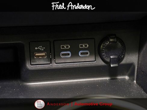 Used 2023 Toyota Highlander XLE AWD/4WD image 18