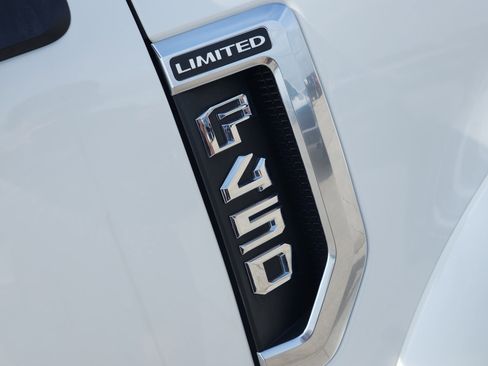 Used 2022 Ford F450 Limited w/ FX4 Off-Road Package AWD/4WD image 11