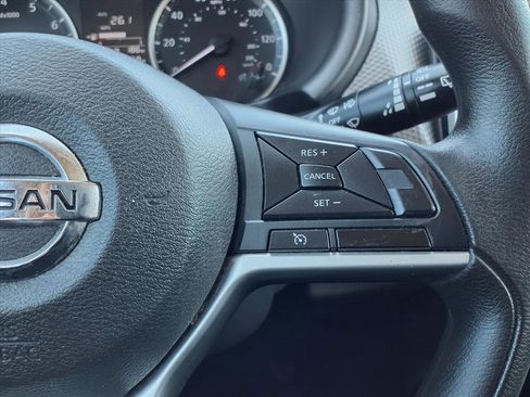 Used 2019 Nissan Kicks S image 15