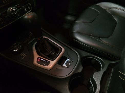 Used 2016 Jeep Cherokee Limited AWD/4WD image 26