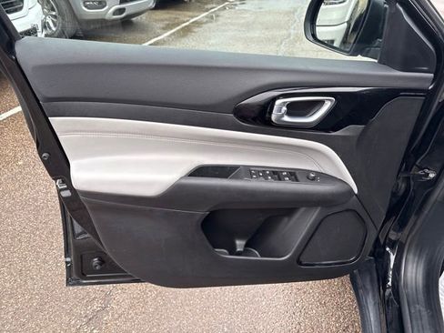 Used 2024 Jeep Compass Limited image 13