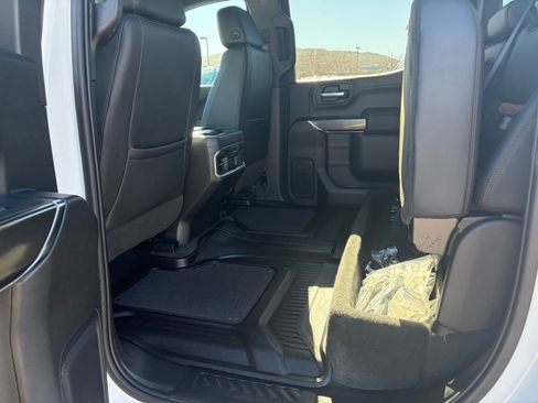 Used 2021 GMC Sierra 1500 AT4 w/ AT4 Premium Package image 12