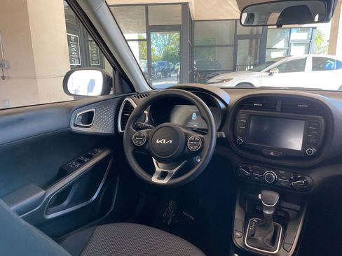 Used 2025 Kia Soul LX w/ LX Technology Package image 28