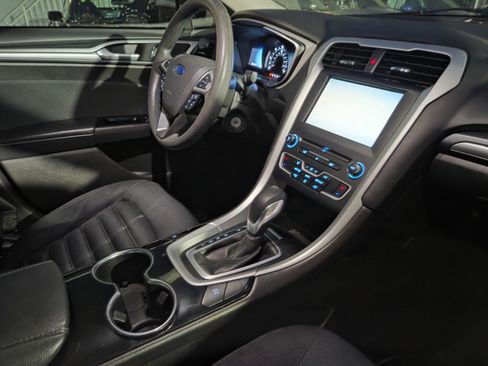 Used 2016 Ford Fusion SE image 15