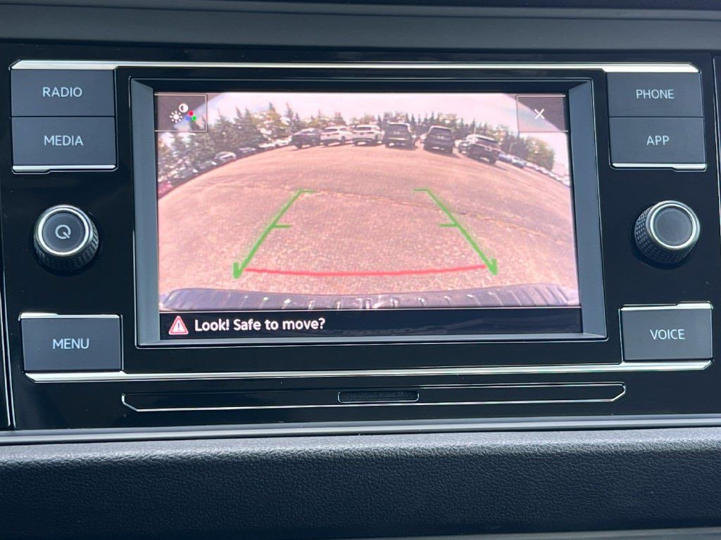 Used 2023 Volkswagen Jetta SE FWD image 21