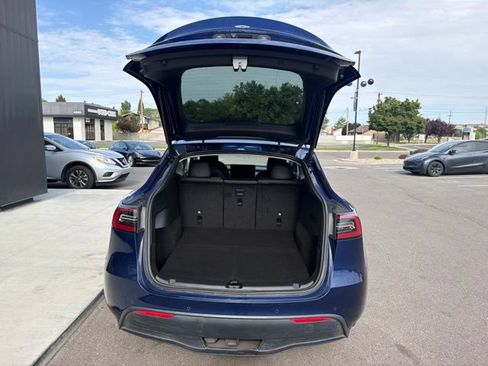 Used 2022 Tesla Model Y Long Range AWD/4WD image 8