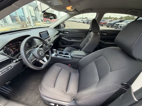 Used 2020 Nissan Altima 2.5 S FWD image 17