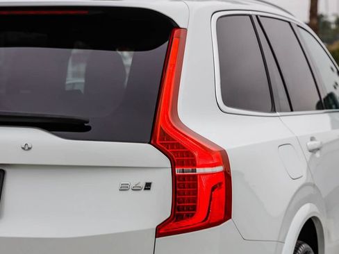 Used 2023 Volvo XC90 B6 Ultimate w/ Protection Package Premier AWD/4WD image 10