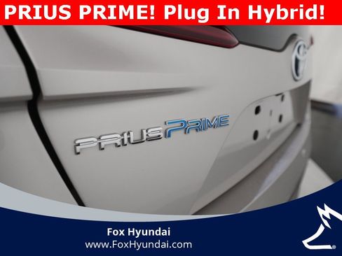 Used 2021 Toyota Prius Prime Limited w/ Carpet Mat Package (TMS) image 32