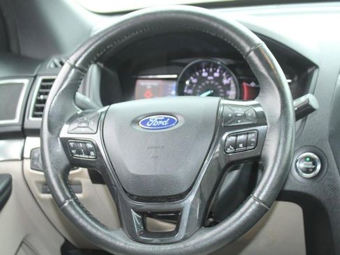Used 2018 Ford Explorer XLT w/ Equipment Group 202A image 14