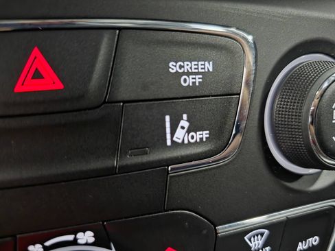 Used 2018 Jeep Compass Limited w/ Navigation Group AWD/4WD image 19