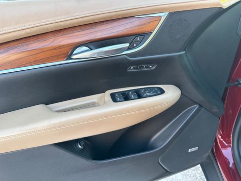 Used 2017 Cadillac XT5 Platinum w/ Driver Assist Package image 10