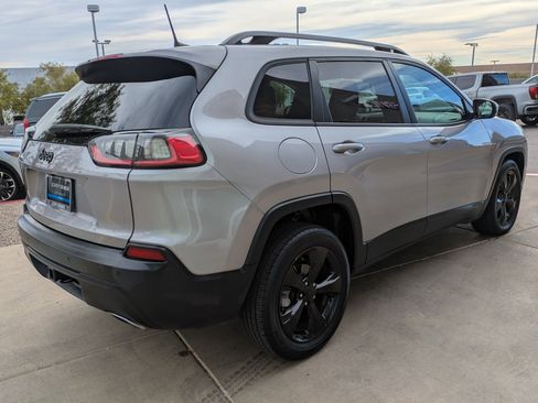 Used 2019 Jeep Cherokee Latitude Plus image 5