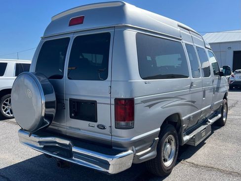 Used 2010 Ford E-150 and Econoline 150 RWD image 7