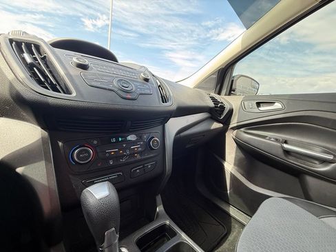 Used 2017 Ford Escape SE w/ SE Cold Weather Package FWD image 11