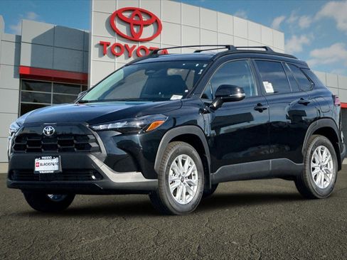 Certified 2026 Toyota Corolla Cross LE w/ Moonroof Package image 7