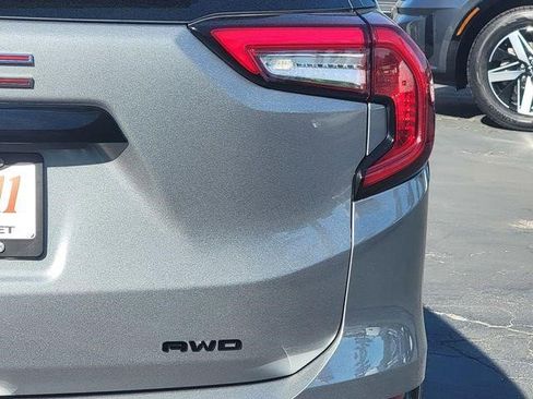 Certified 2024 GMC Terrain SLT w/ Infotainment Package II image 9